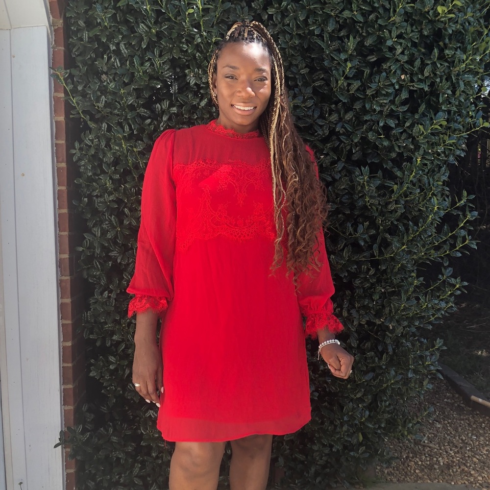 🌸 Red knee length dress